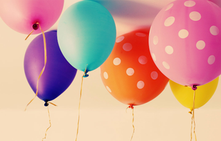 Personalize your visa with Balloons